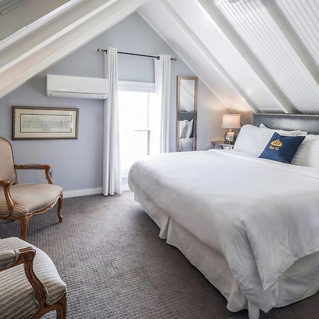 Queen Vic Guest House (Adults Only) โพรวินซ์ทาวน์ ภายนอก รูปภาพ